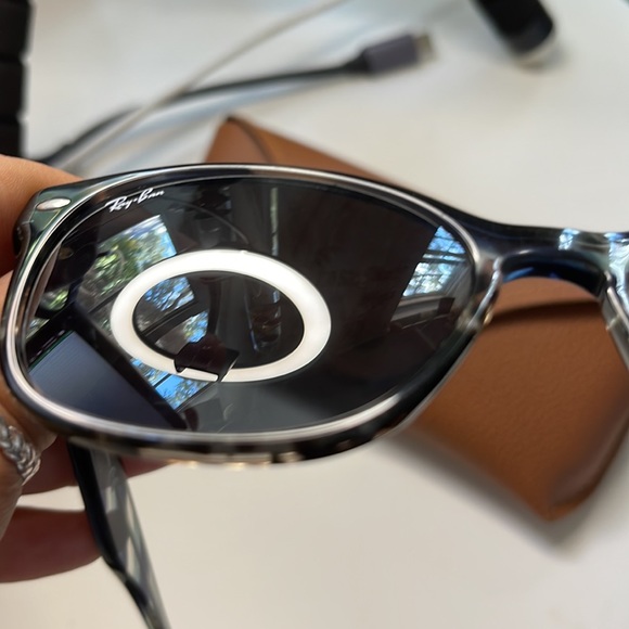 Brand new. Worn once. Ray Ban sunglasses. - Picture 4 of 10